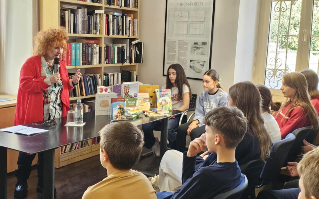 Učenici šestih razreda na predstavljanju romana “Moja mama je bajkerica”