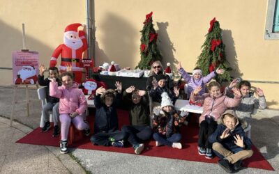 Učenici kitili veliki adventski vijenac u Novoj Vasi